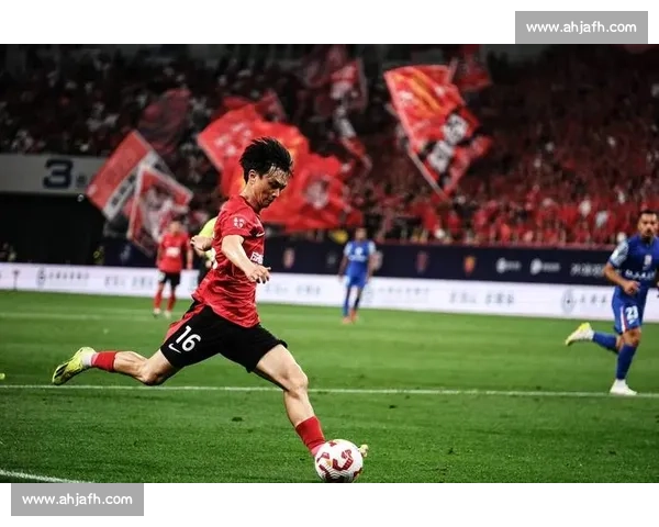 杨明洋四黄停赛缺席新鹏城战 成都蓉城中场重组迎考验 杨明洋四黄停赛缺席新鹏城战 成都蓉城中场重组迎考验