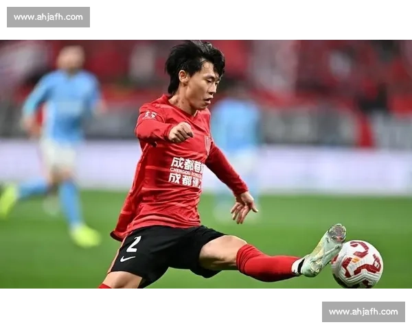 杨明洋四黄停赛缺席新鹏城战 成都蓉城中场重组迎考验