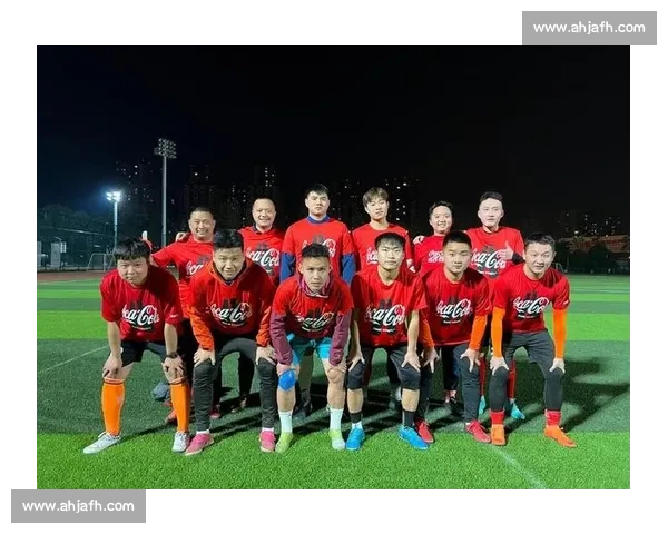 厂超赛场:车间同袍,绿茵较量